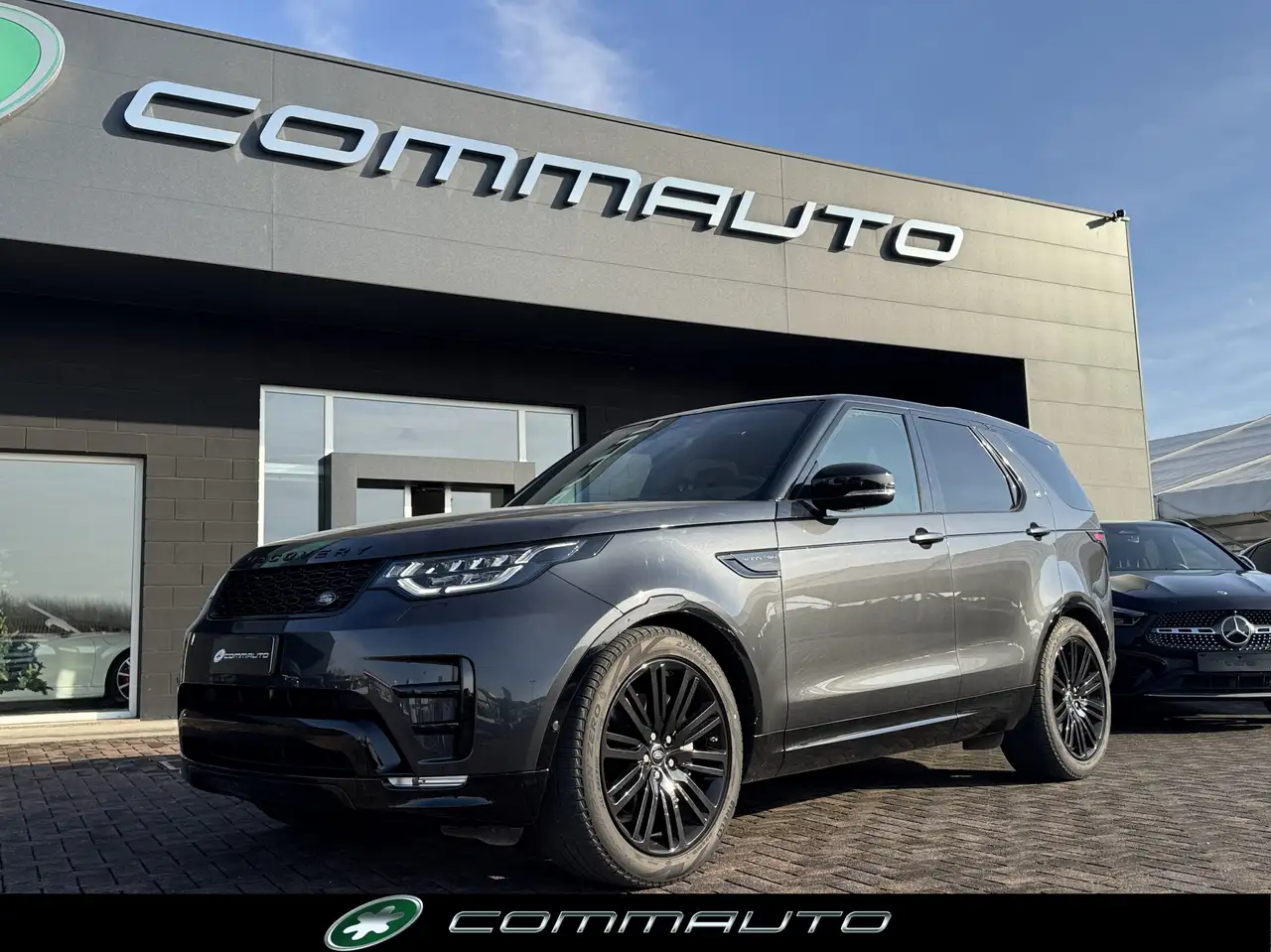 Land Rover Discovery 3.0 SDV6 306 CV Landmark Edition — photo 1 of 15