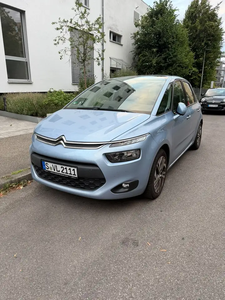 Citroen C4 Picasso BlueHDi 120 Exclusive — photo 1 of 11