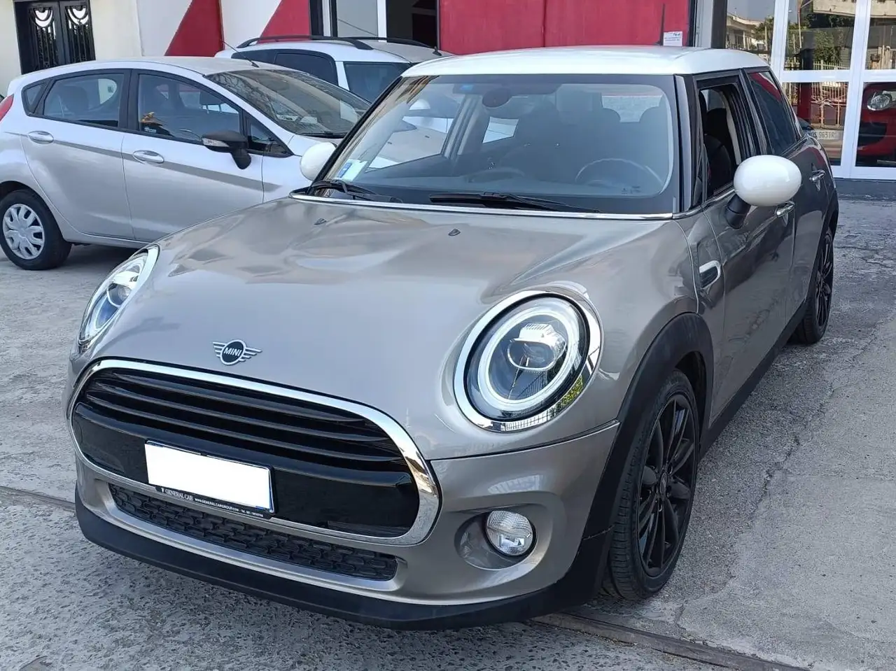 MINI Cooper D Mini IV 2019 5p 1.5 Hype auto — photo 1 of 16