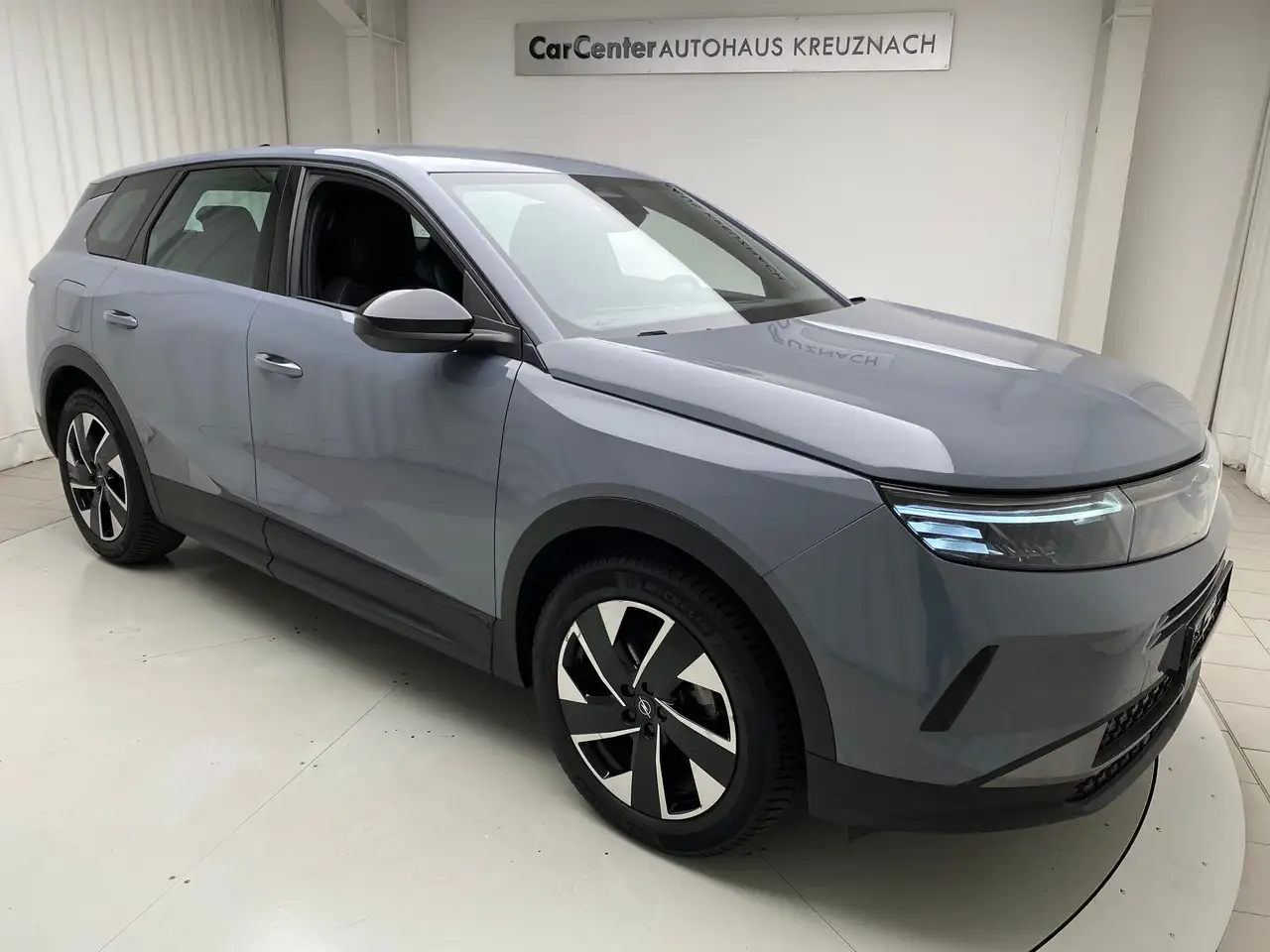 Opel Grandland Grandland 1.2 48V Mild-Hybrid (eDCT) Edition — photo 1 of 40