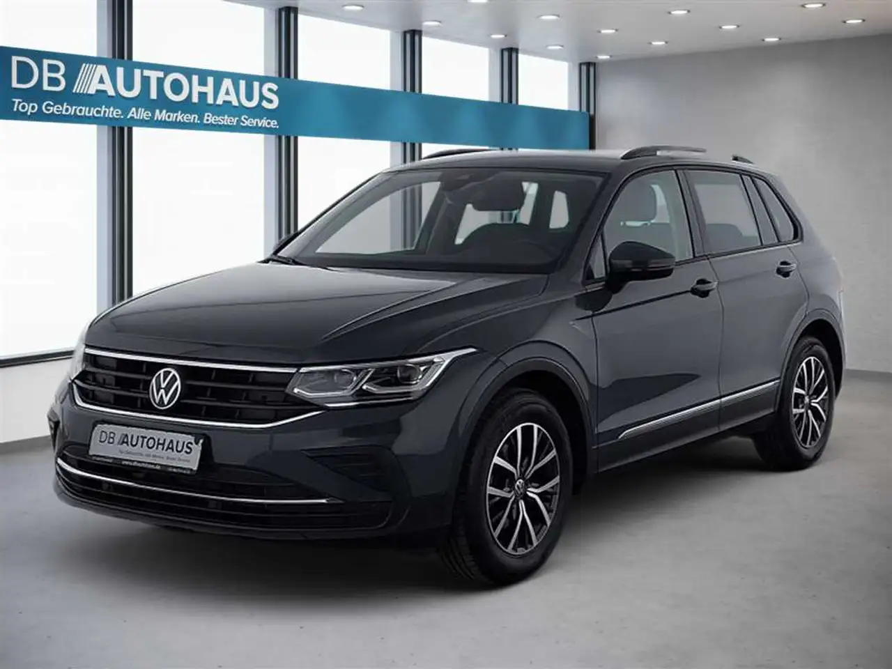 Volkswagen Tiguan Life 1.5 TSI DSG — photo 1 of 38