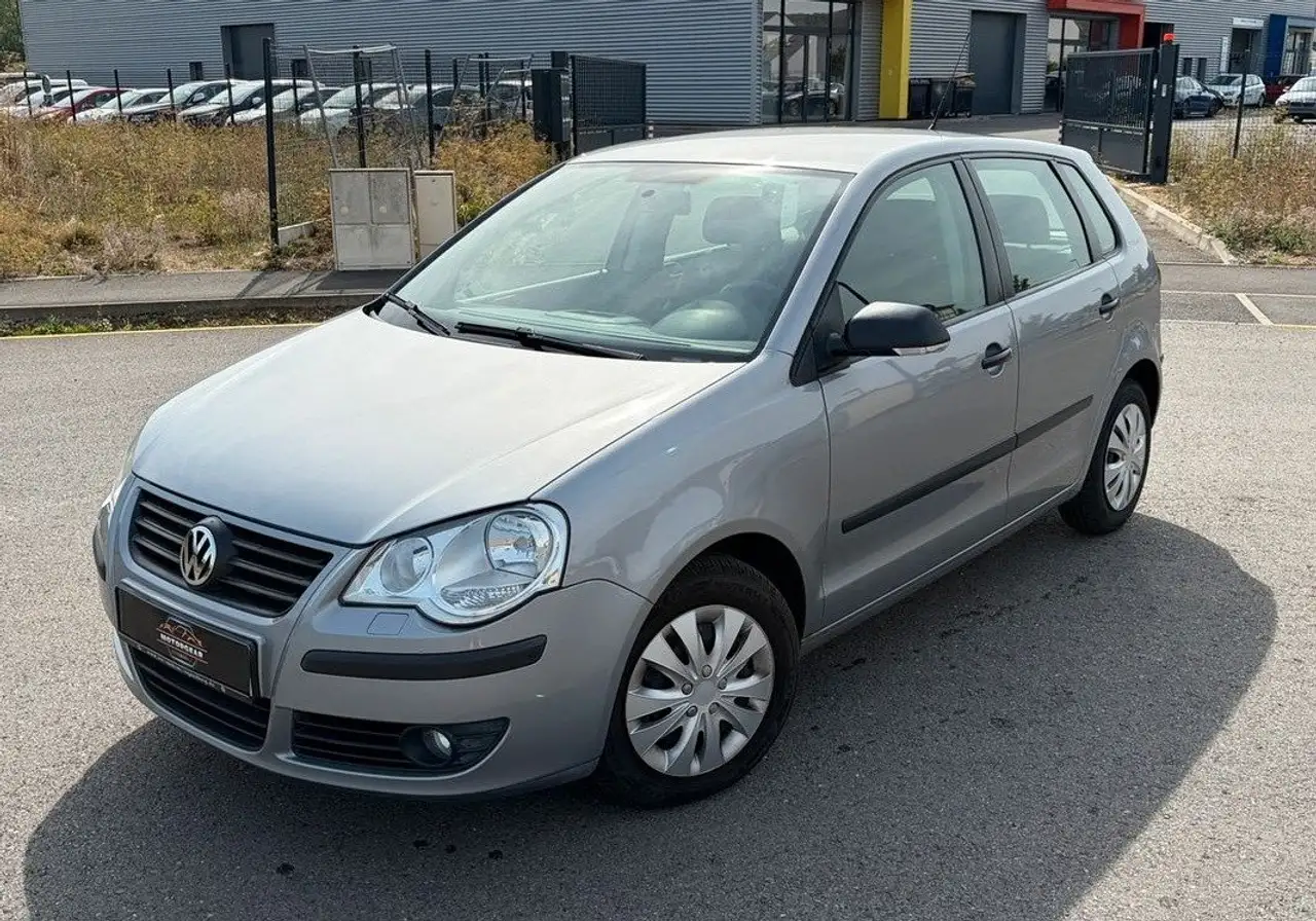 Volkswagen Polo IV 1.2 TOUR 60 CH — photo 1 of 11