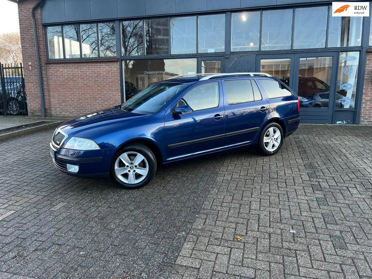 Skoda Octavia Combi 1.8 TSI Elegance Attractive Business, Navi, — photo 1 of 19