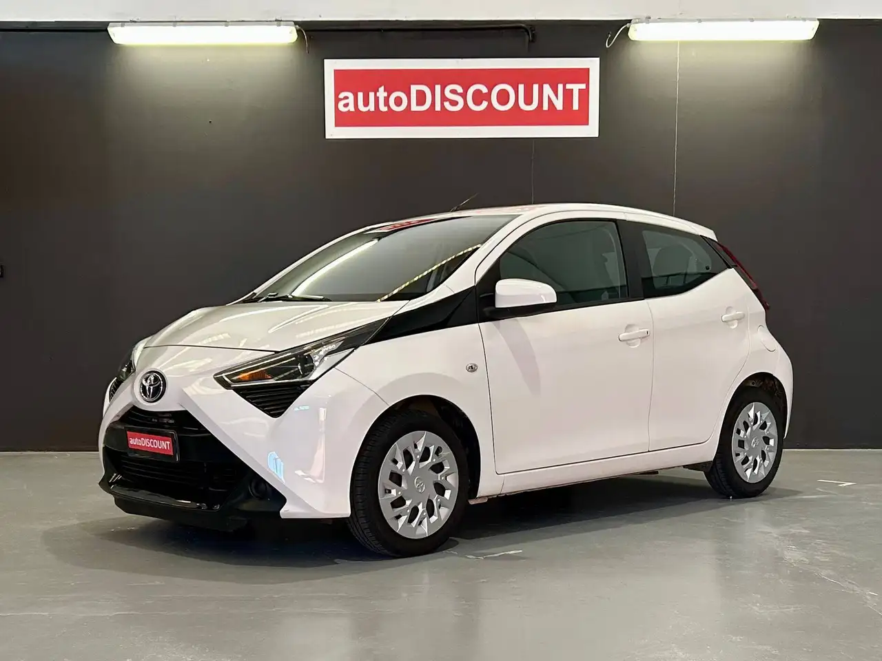 Toyota Aygo Aygo 5p 1.0 x-cool 72cv*PREZZO PROMO* — photo 1 of 17