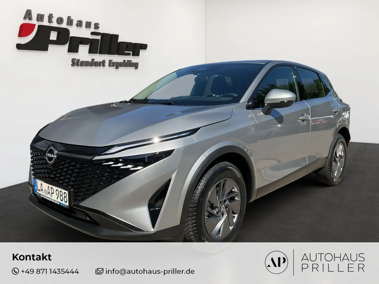 Nissan Qashqai 1.3DIG-T Acenta *PDC/CARPLAY/LED* — photo 1 of 13