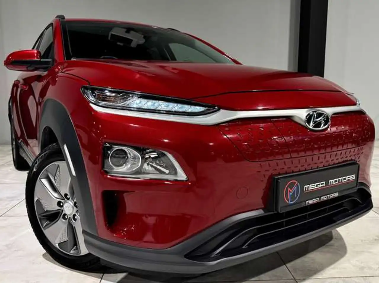 Hyundai KONA BLUE DRiVE 136CV ELECTRiQUE CARPLAY NAVi BAUTO CAMERA CLiM JA17" + — photo 1 of 30