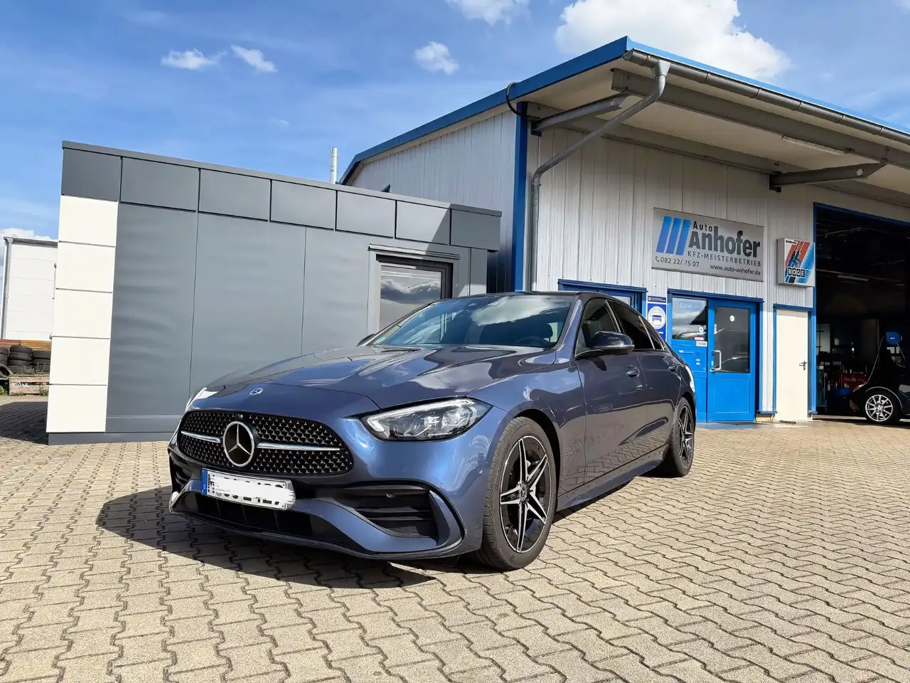 Mercedes-Benz C 200 d AMG Limousine Night Paket 18 Zoll — photo 1 of 17