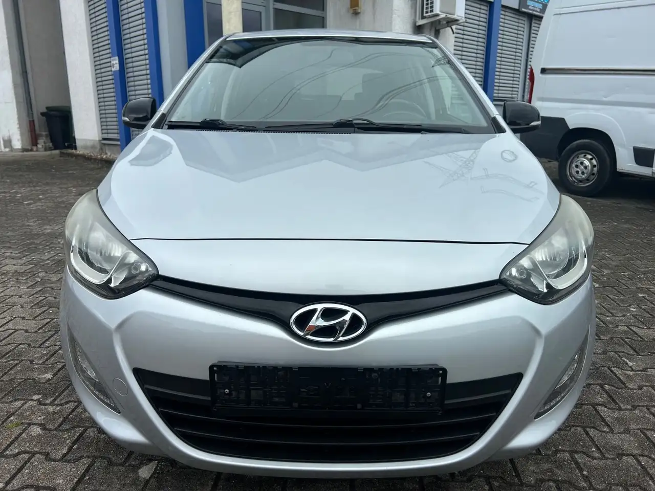 Hyundai i20 Classic — photo 1 of 15