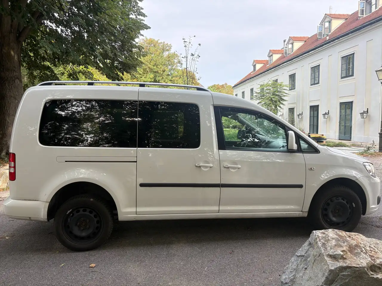 Volkswagen Caddy 2,0 TDI 4Motion/Winterpaket/Standheizung/7 Sitze — photo 1 of 23