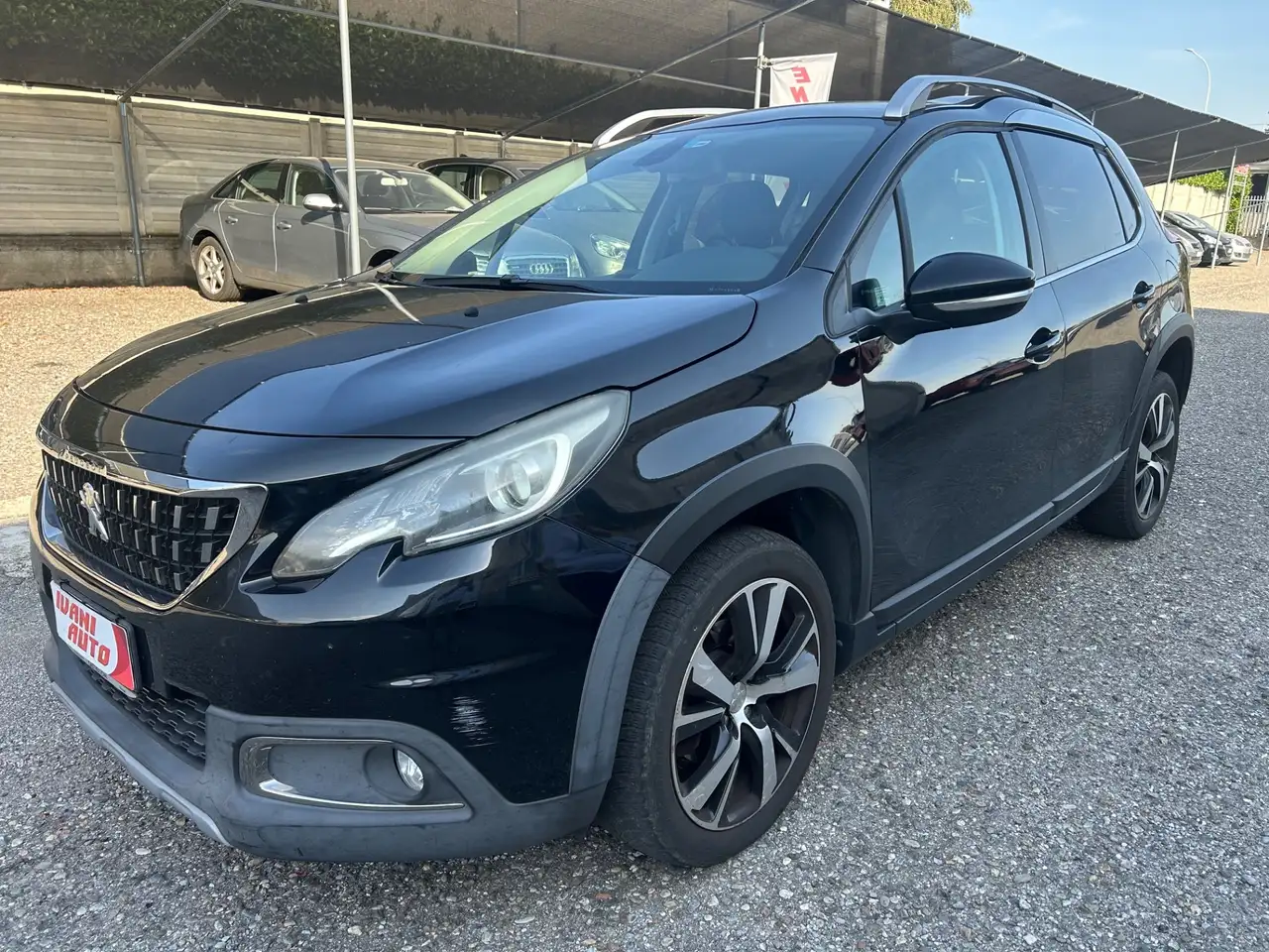 Peugeot 2008 BlueHDi Allure — photo 1 of 13