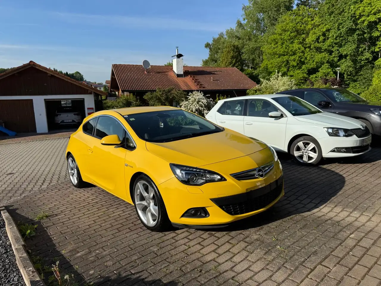 Opel Astra GTC 1,4 Turbo Ecotec Sport Start/Stop System — photo 1 of 5