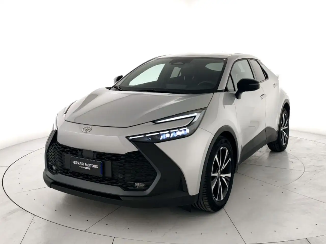 Toyota C-HR 1.8 hev Trend fwd e-cvt — photo 1 of 15