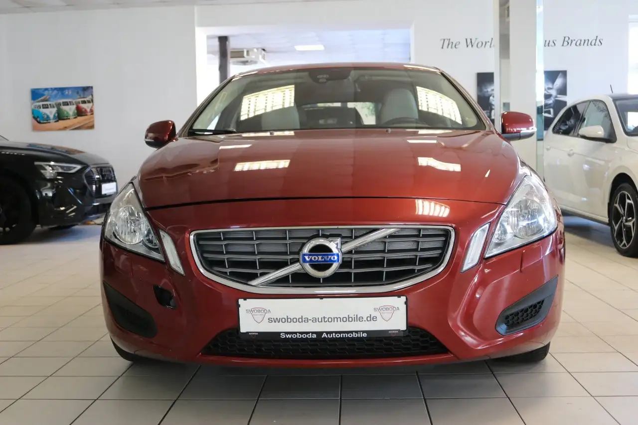 2011 Volvo V60 Kombi Kinetic Tempomat PDC Vollleder, photograph 4