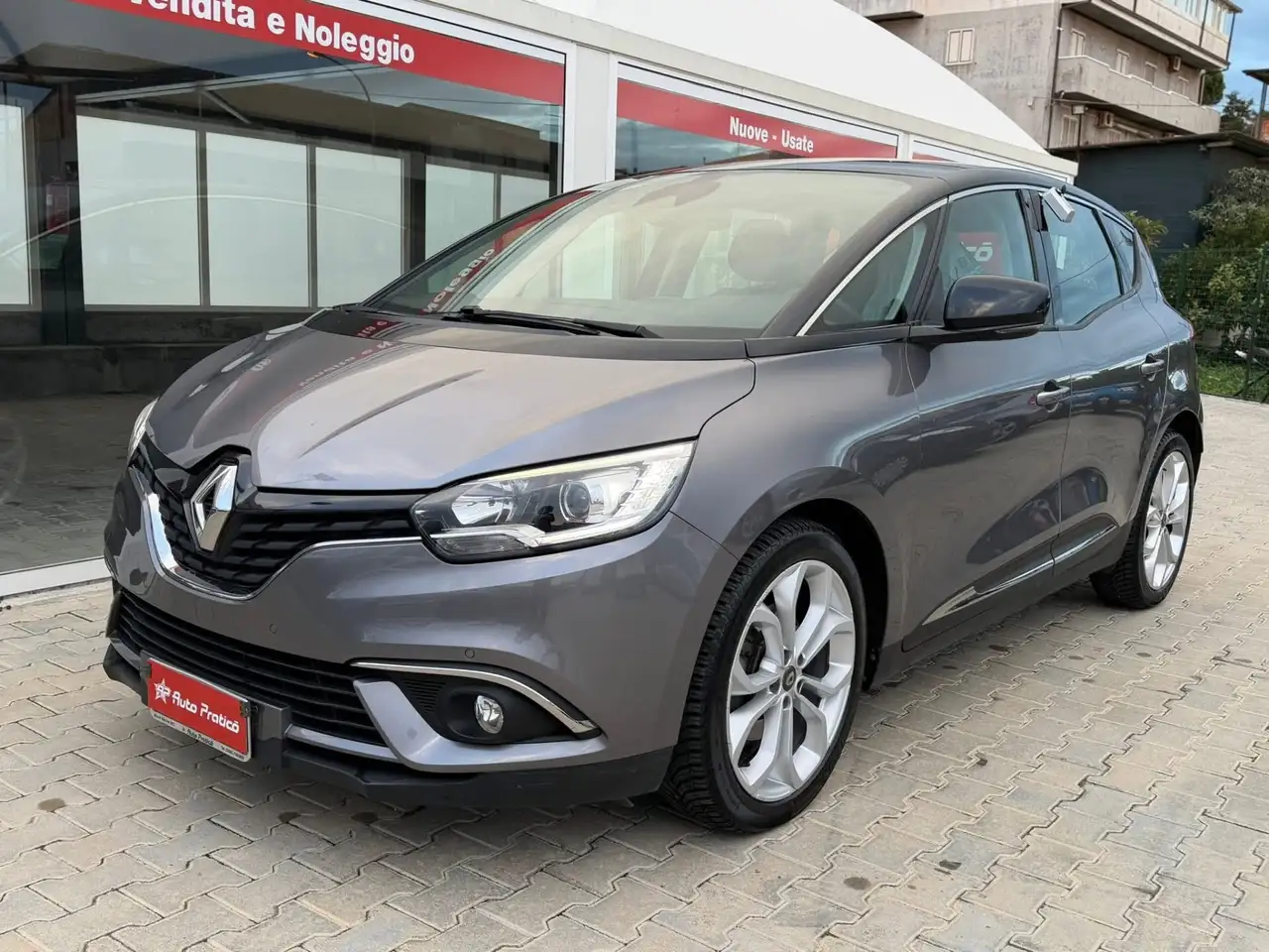 Renault Scenic Scénic Blue dCi 120 CV Business — photo 1 of 22