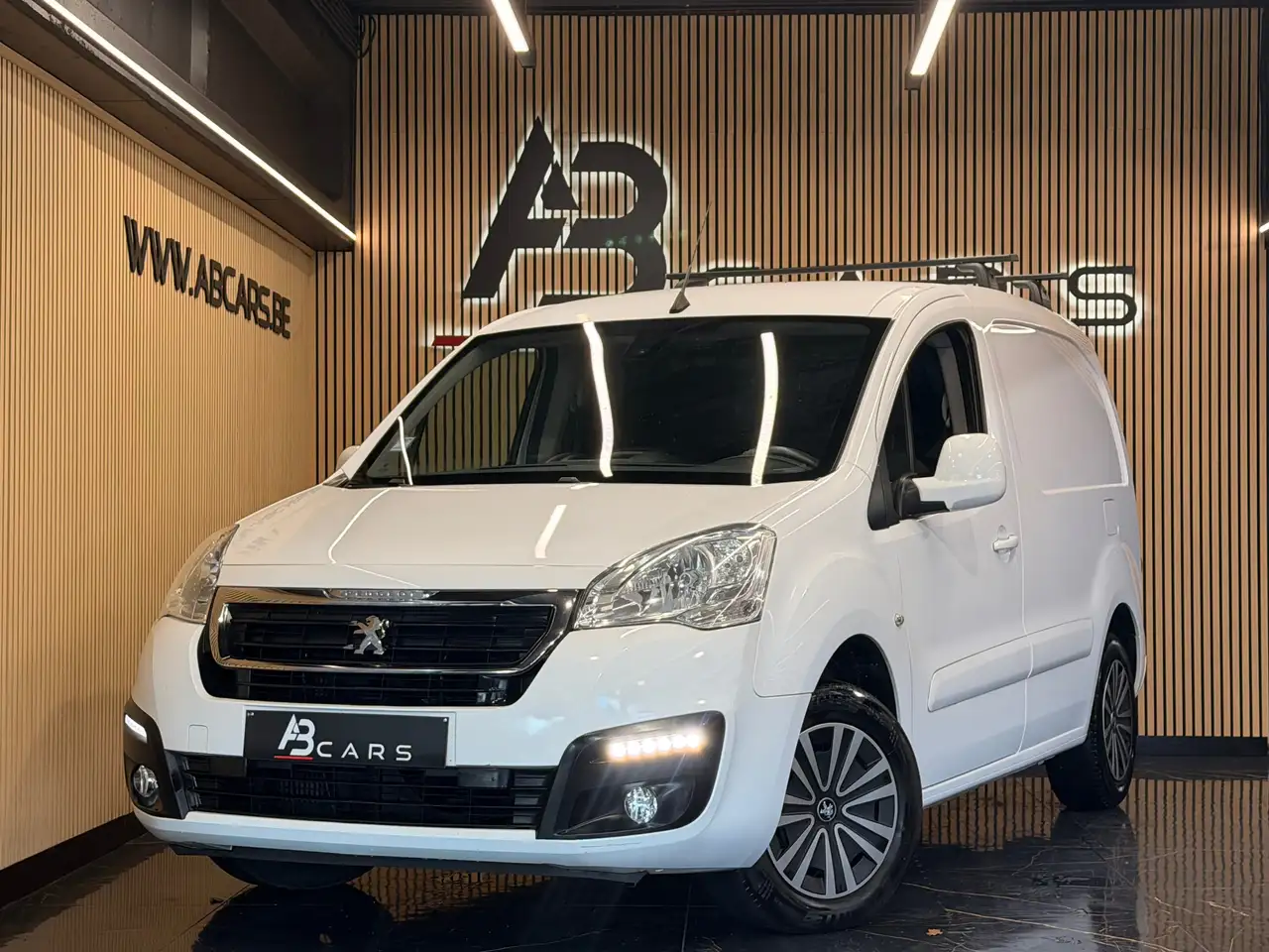 Peugeot Partner 1.6 BlueHDi * GPS * GARANTIE 12 MOIS * UTILITAIRE * — photo 1 of 15
