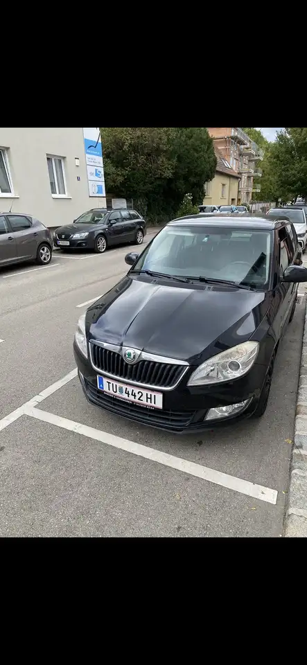 Skoda Fabia 1.6 16V Combi Tiptronic Ambiente — photo 1 of 5