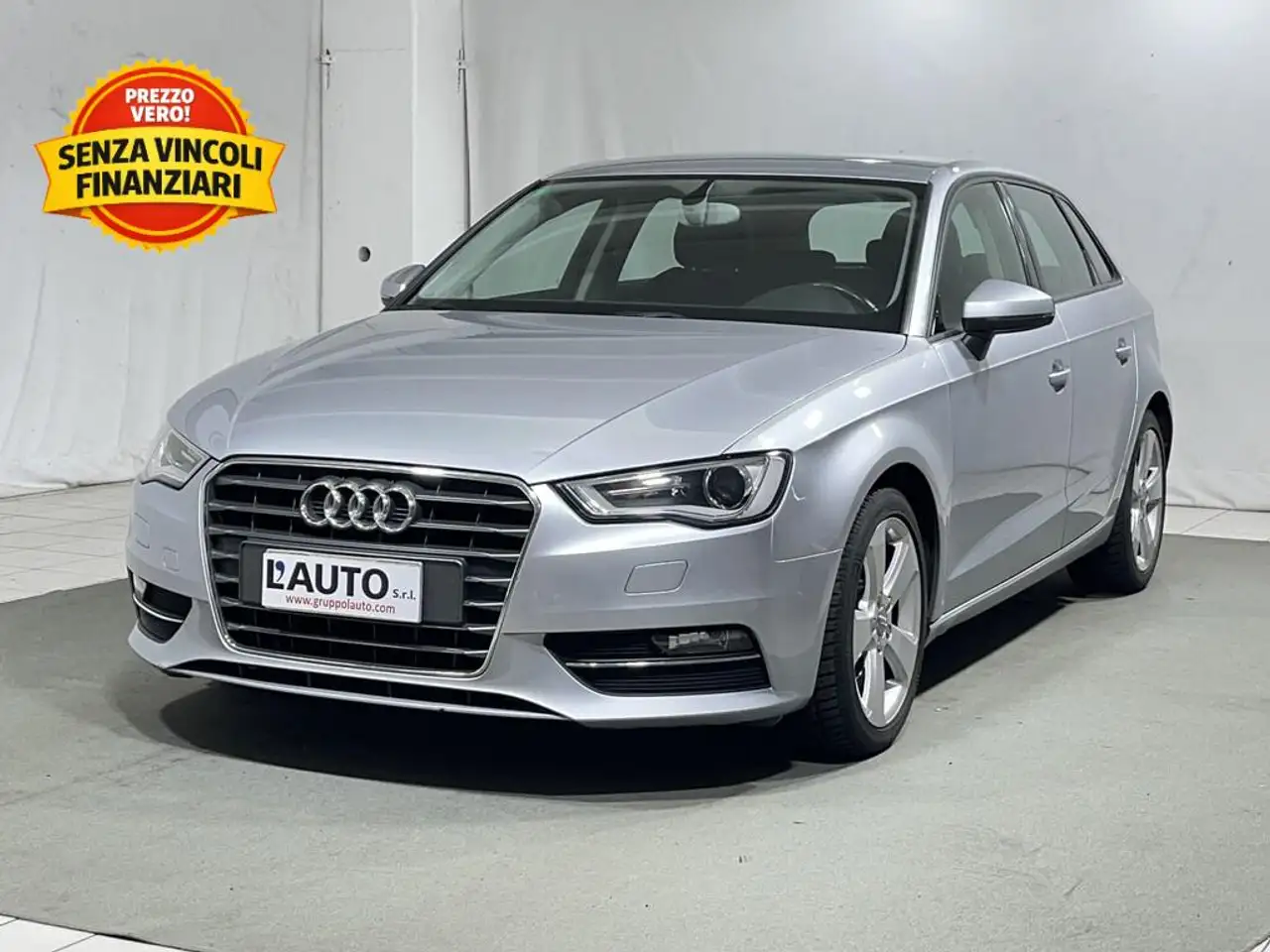 Audi A3 Sportback 1.6 tdi Ambition 110cv s-tronic E6 — photo 1 of 30