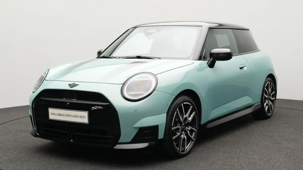 MINI Cooper SE John Cooper Works Trim — photo 1 of 26