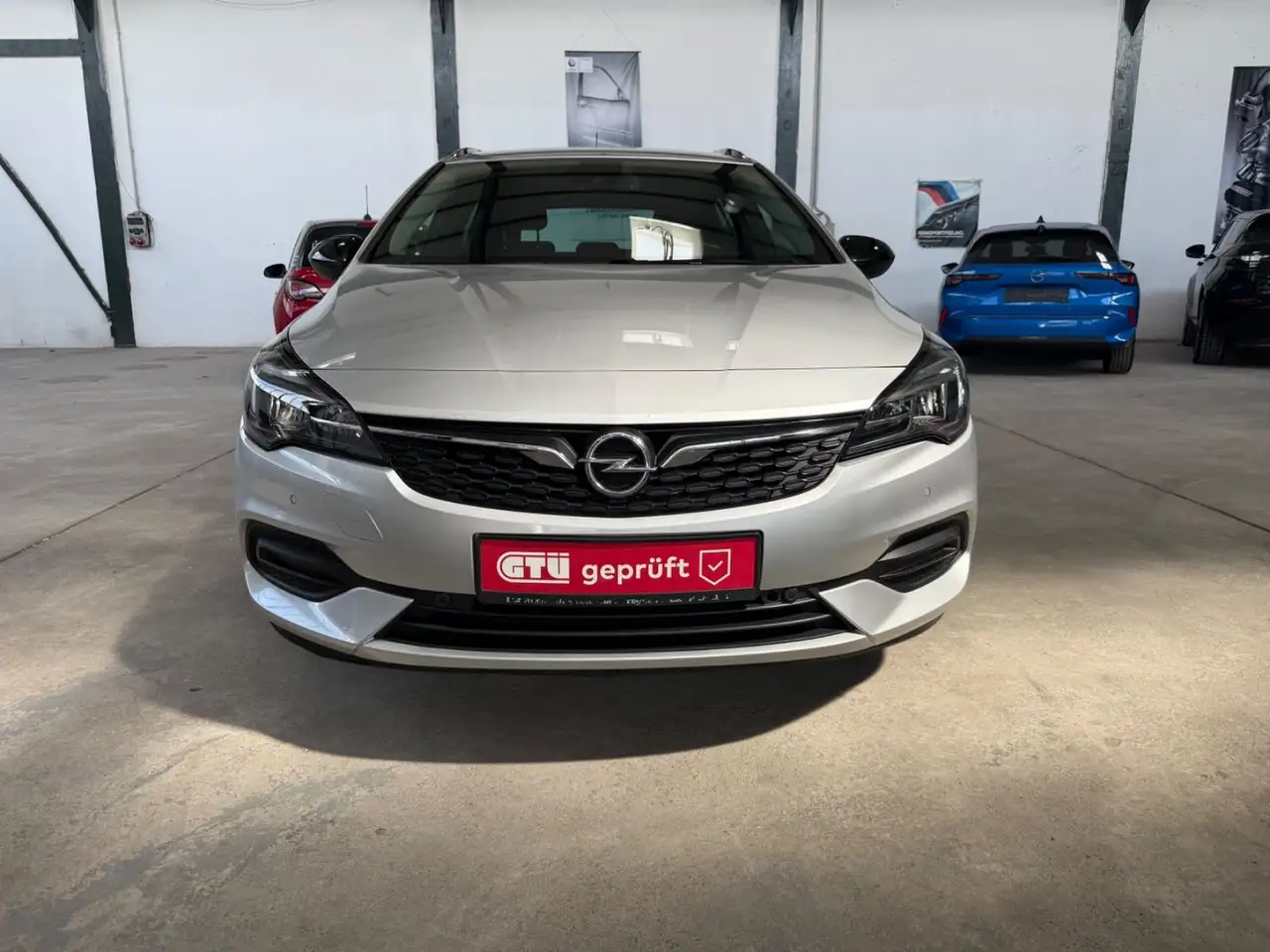 Opel Astra K Sports Tourer Elegance Start/Stop — photo 1 of 40