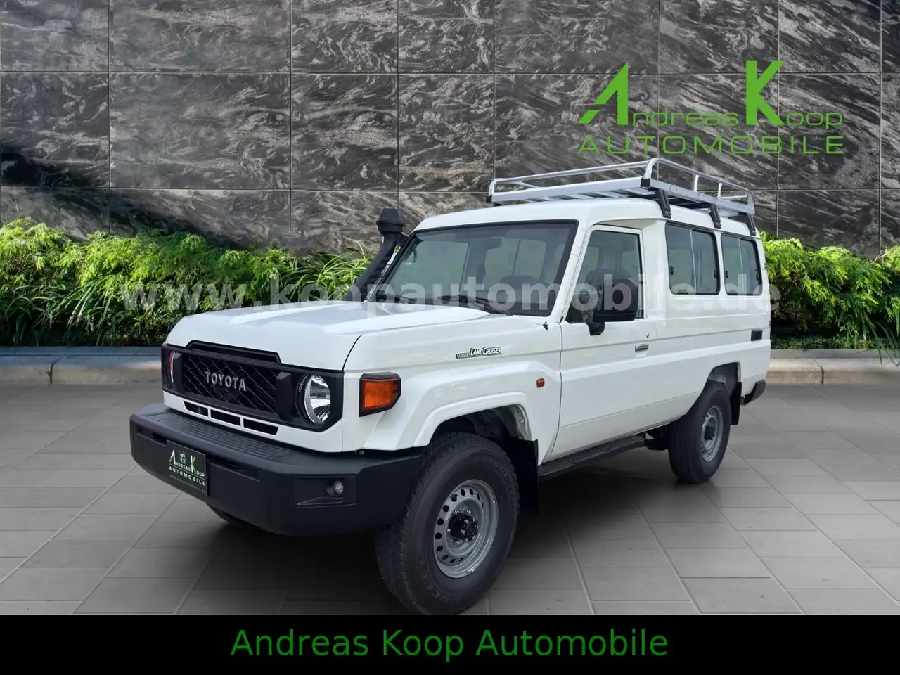 Toyota Land Cruiser GRJ 78 Automatik PowerPaket Sofort — photo 1 of 15