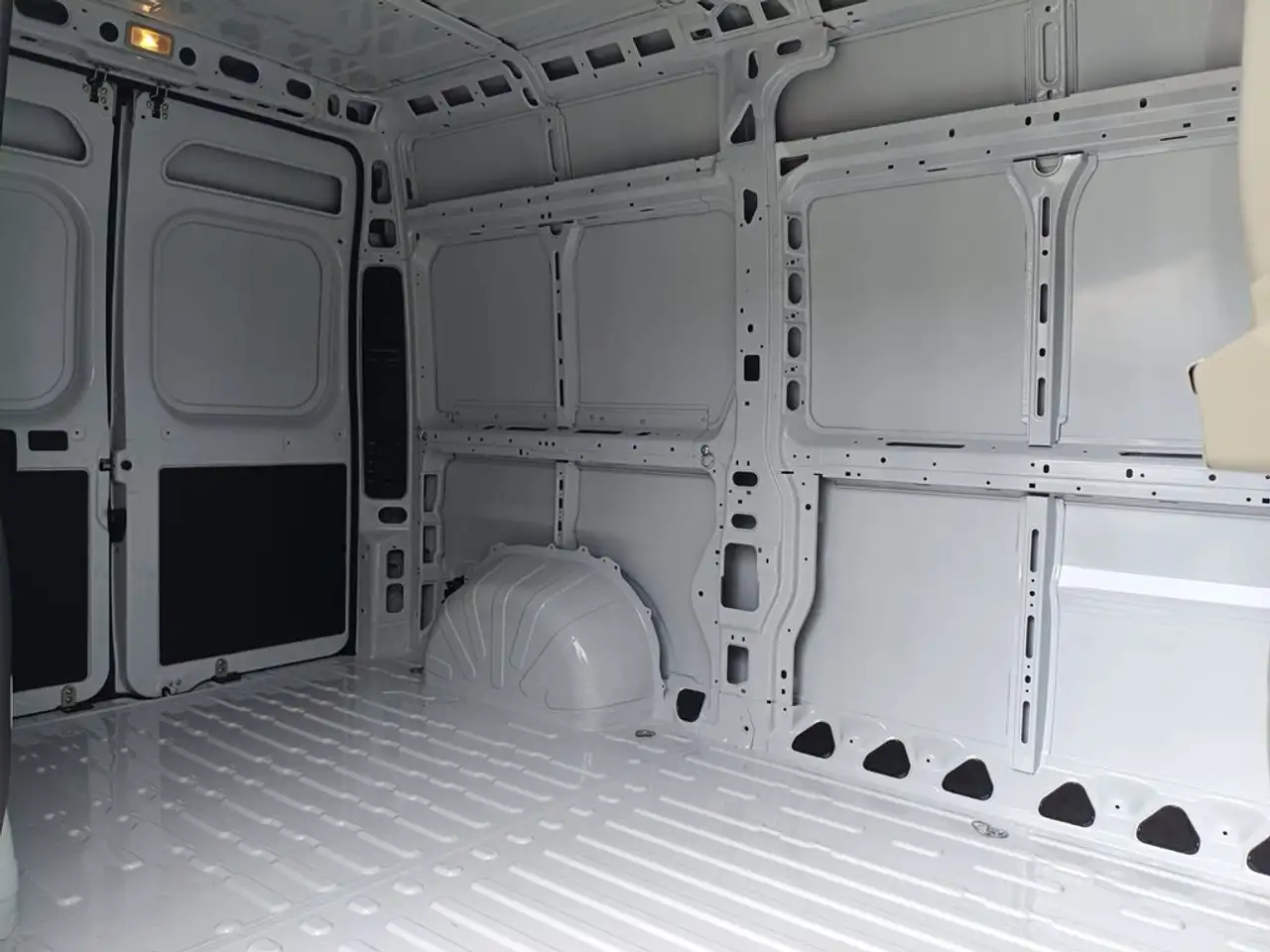 Peugeot Boxer 3.5 L2 H2 BHDI 103kW (140CV) — photo 1 of 2
