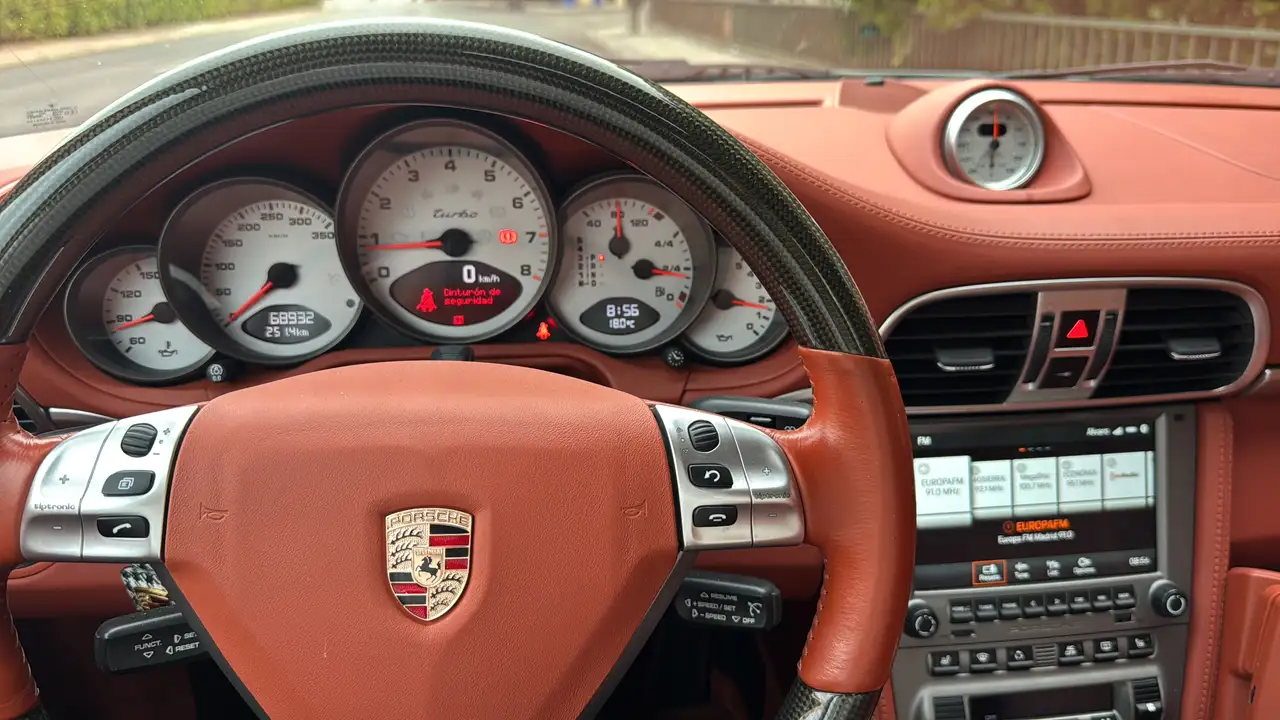 Porsche 997 — photo 1 of 8