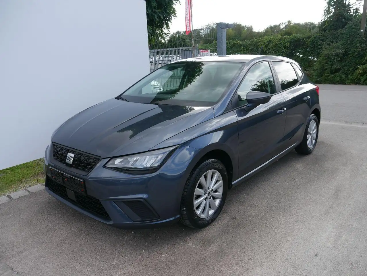 SEAT Ibiza Style 1.0 TSI DSG Style*NAVI*PDC*LED*SHZ*SMARTL... — photo 1 of 15