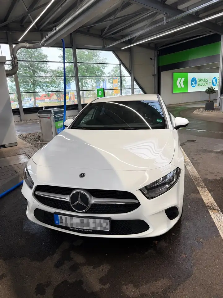 Mercedes-Benz A 180 7G-DCT Progressive — photo 1 of 6