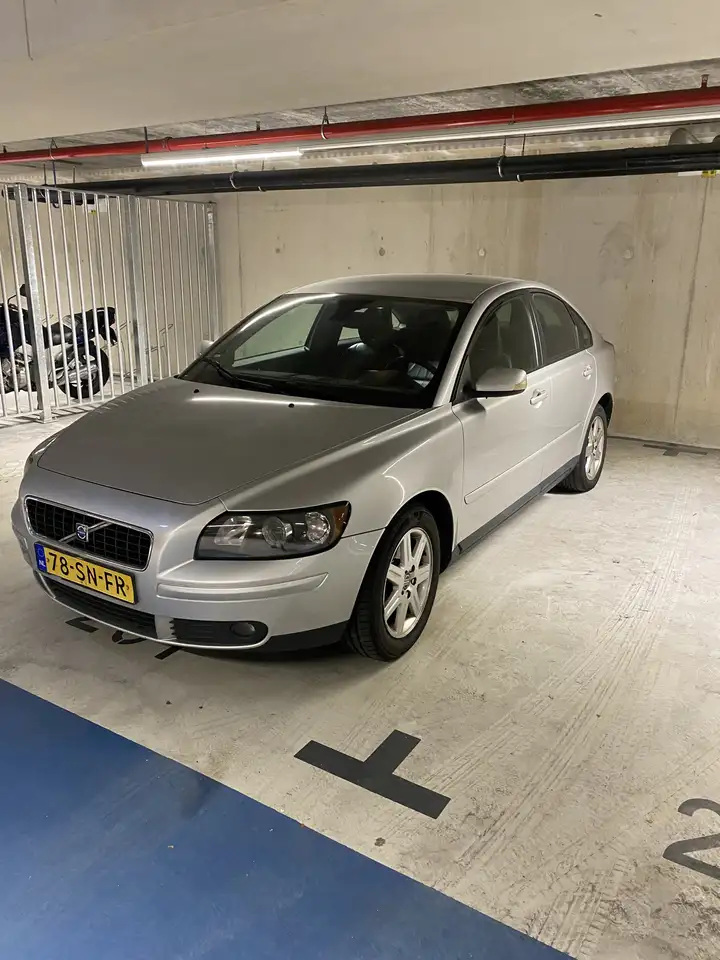 Volvo S40 1.8 LEES TEKST!!! — photo 1 of 10