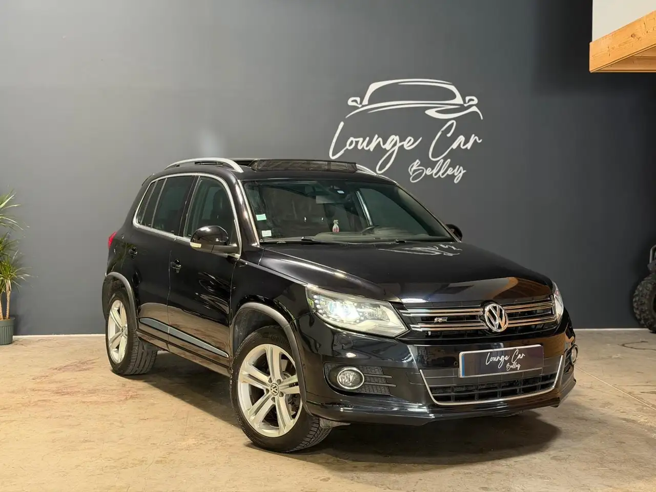 Volkswagen Tiguan 2.0 TDI 140 R-Line - Suspension pilotées - Toit Ouvrant - Garantie 6 MOIS - — photo 1 of 30