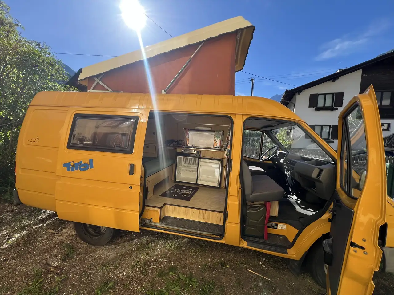 Ford Transit 100 2,0 Bus-GL — photo 1 of 9