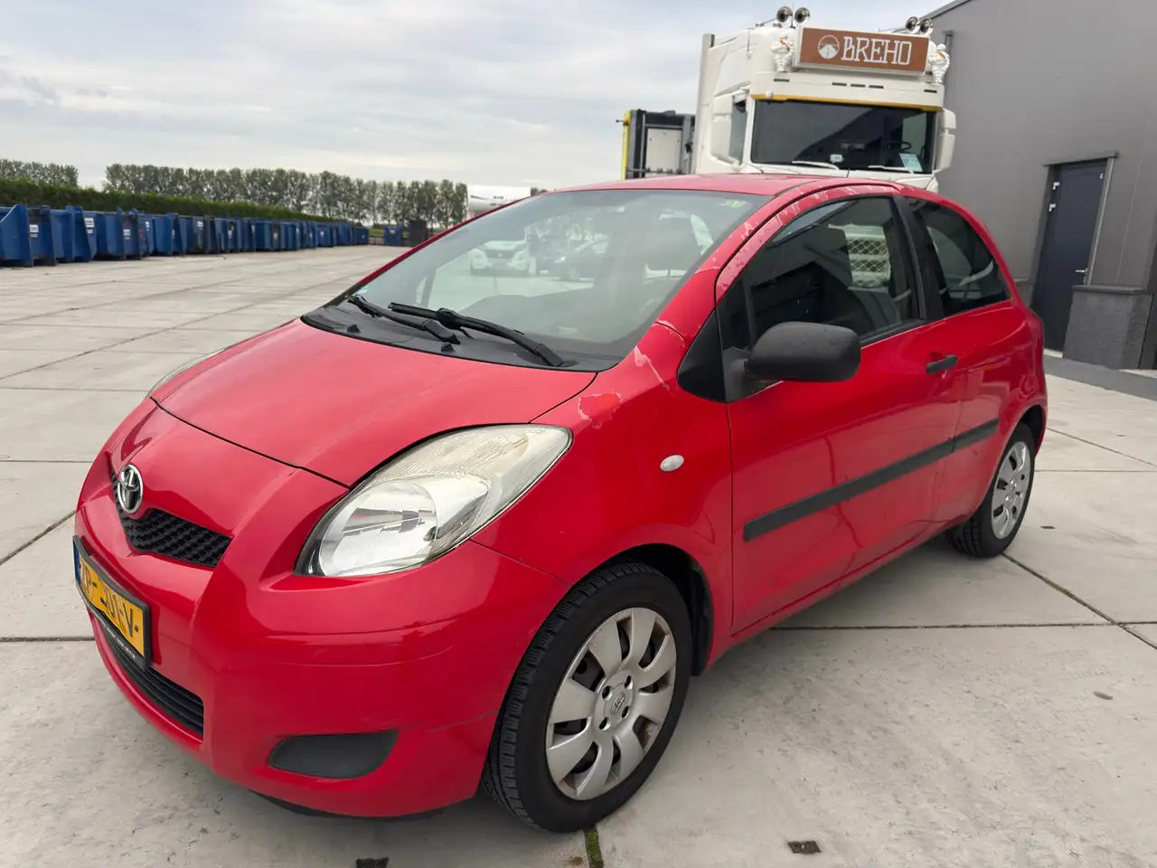 Toyota Yaris 1.3 VVTi Aspiration airco Allseason — photo 1 of 15