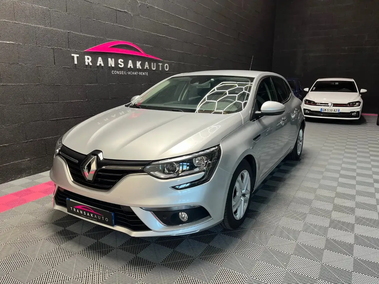 Renault Megane IV BERLINE Blue dCi 115 EDC - Business INTENS — photo 1 of 40