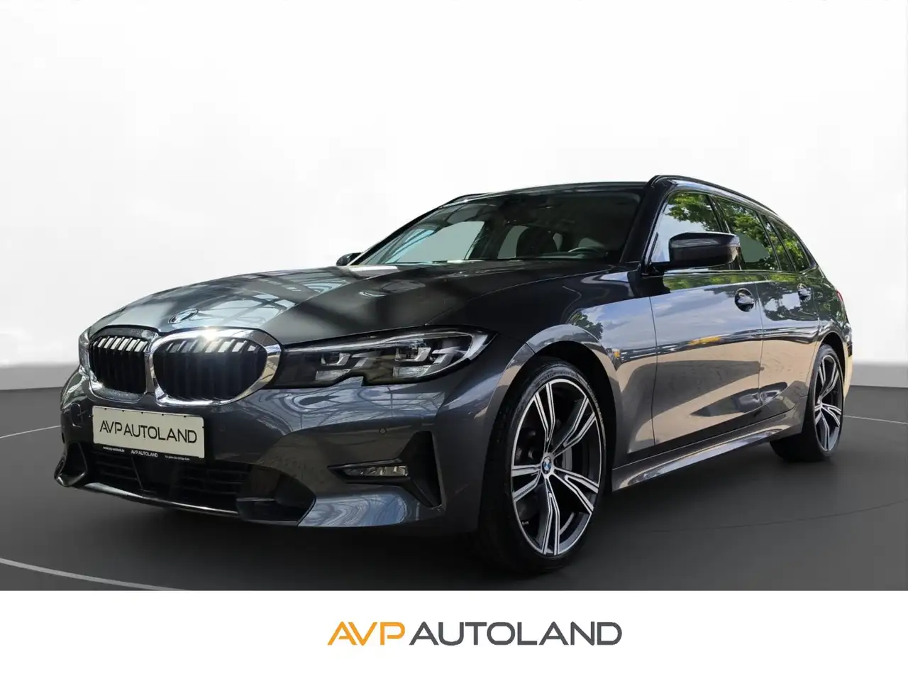 BMW 330 i Touring SPORTLINE LED | HiFi-LAUTSPRECHER — photo 1 of 15