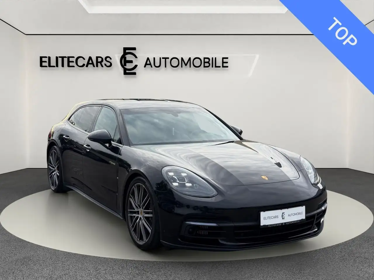 Porsche Panamera 4 E-Hybrid PHEV SPORT TOURISMO / BLACK / ACC / S — photo 1 of 17