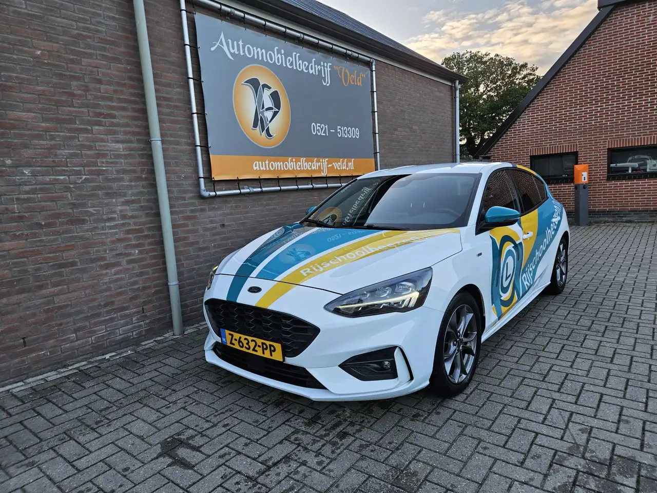 Ford Focus 1.0 EcoBoost Titanium X Business (motor probleem) — photo 1 of 26
