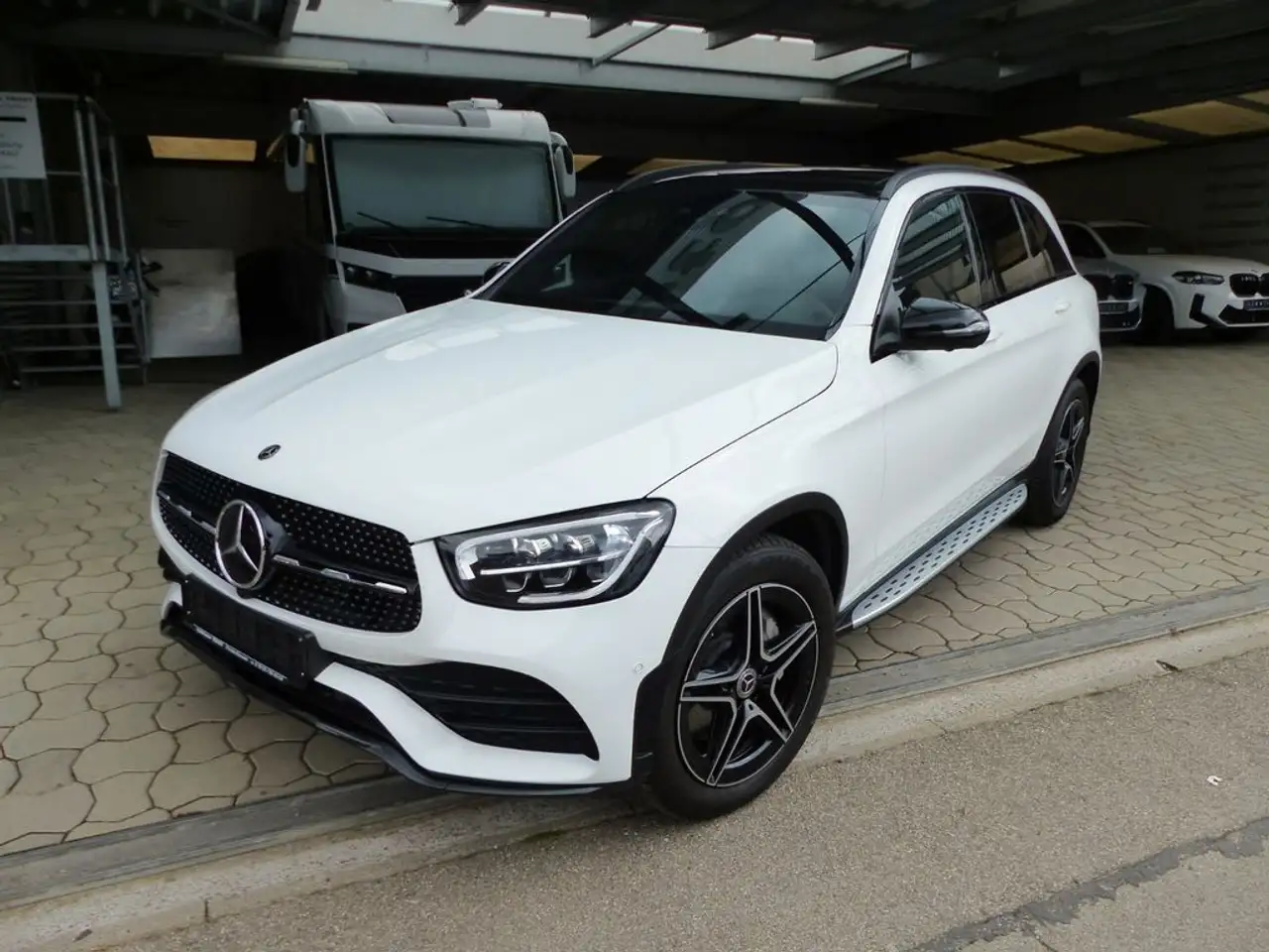 Mercedes-Benz GLC 200 GLC 200 4Matic (253.981) — photo 1 of 11