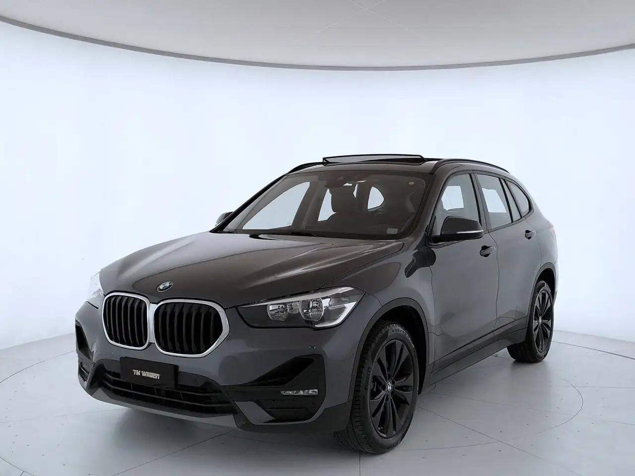 BMW X1 sdrive16d auto — photo 1 of 15