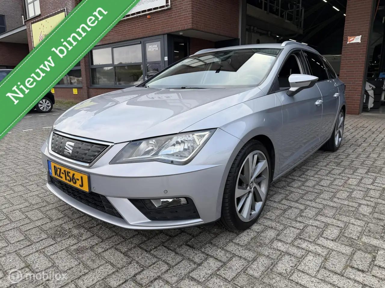 SEAT Leon ST 1.0 EcoTSI Style Business Intense NAVI*CARPLAY* — photo 1 of 23
