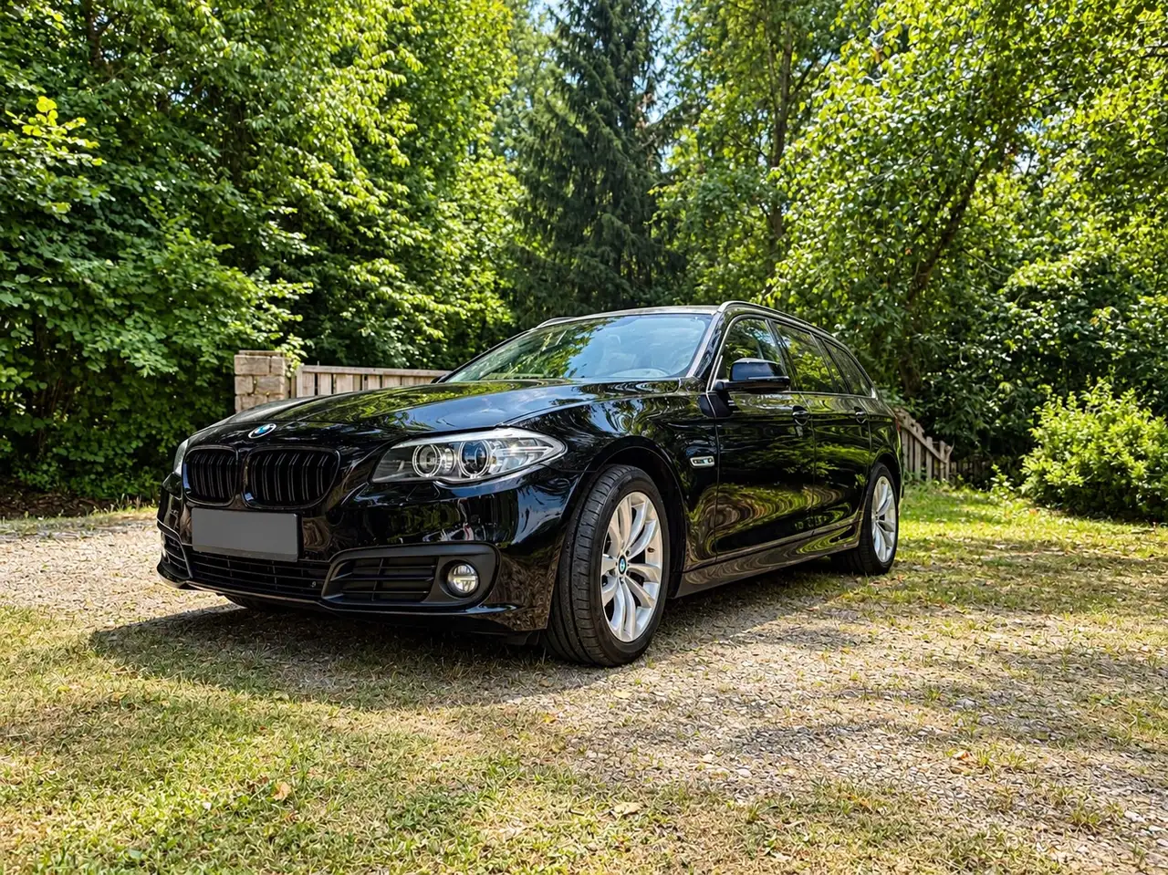 BMW 520 520d xDrive Touring Österreich-Paket Aut. Österreich-Paket — photo 1 of 18