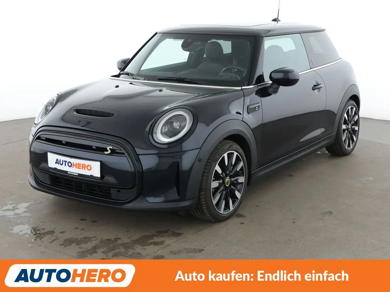 MINI Cooper SE Cooper SE Yours Trim — photo 1 of 15
