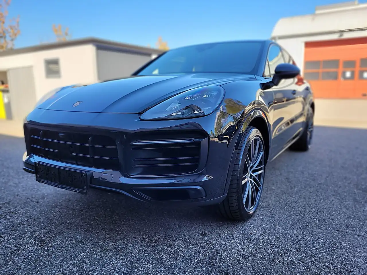 Porsche Cayenne III E-Hybrid PHEV 17,9 kWh Aut. — photo 1 of 40
