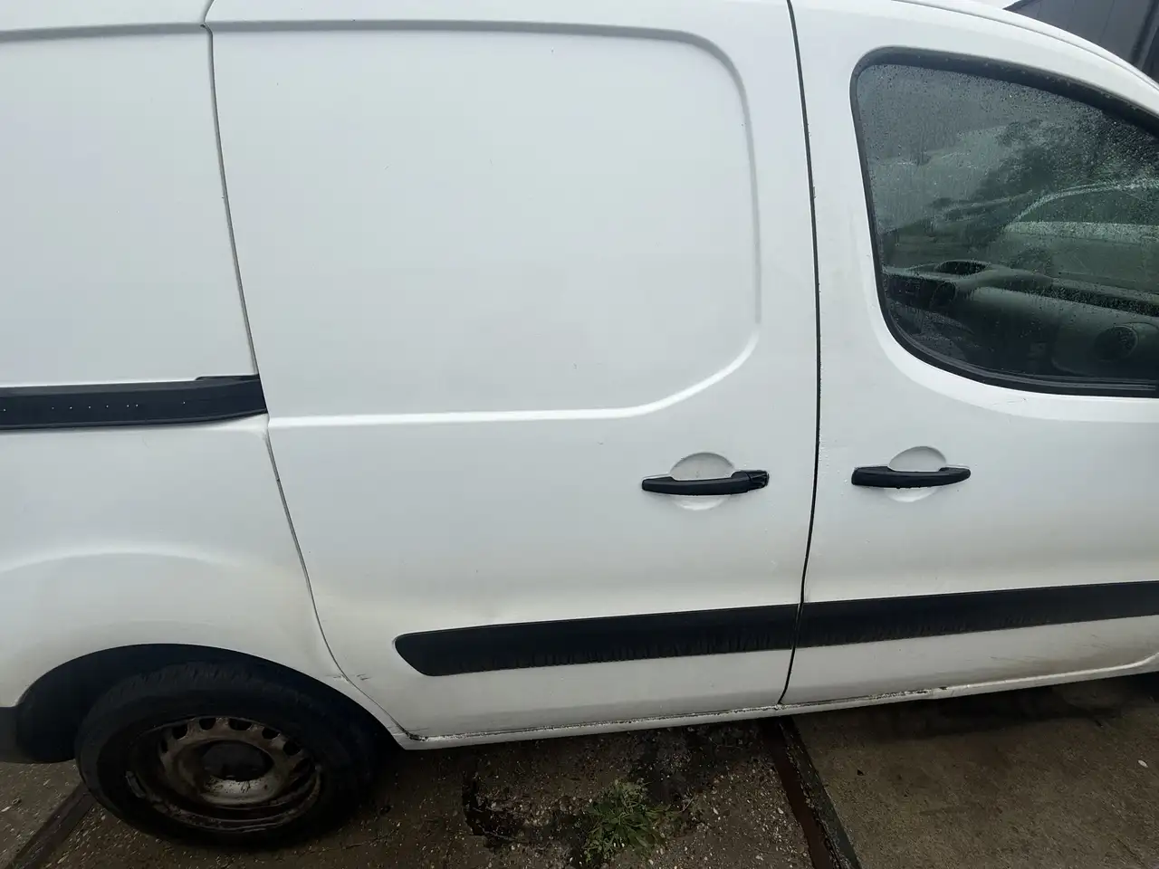 Peugeot Partner 1.6 e-HDi 90 L1 FAP Stop&Start Komfort Avantage — photo 1 of 6