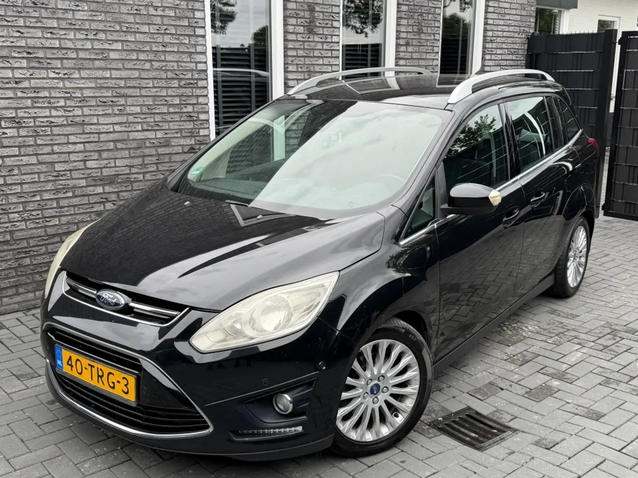 Ford Grand C-Max 1.6 Eco. Lease Titanium|. CAMERA| CLIMA| CRUISE| N — photo 1 of 15