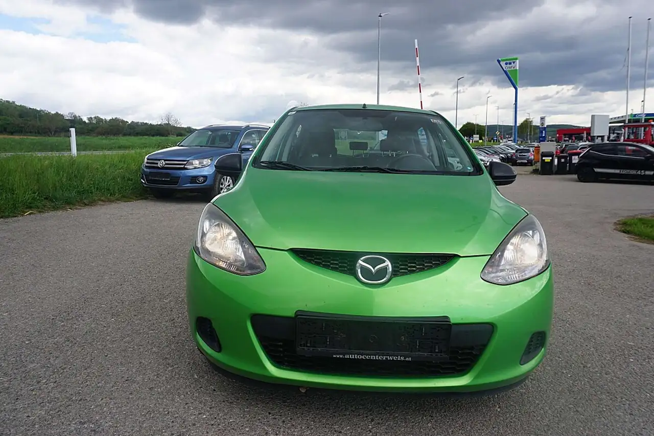 Mazda 2 Mazda2 1,3i CE Pro — photo 1 of 18