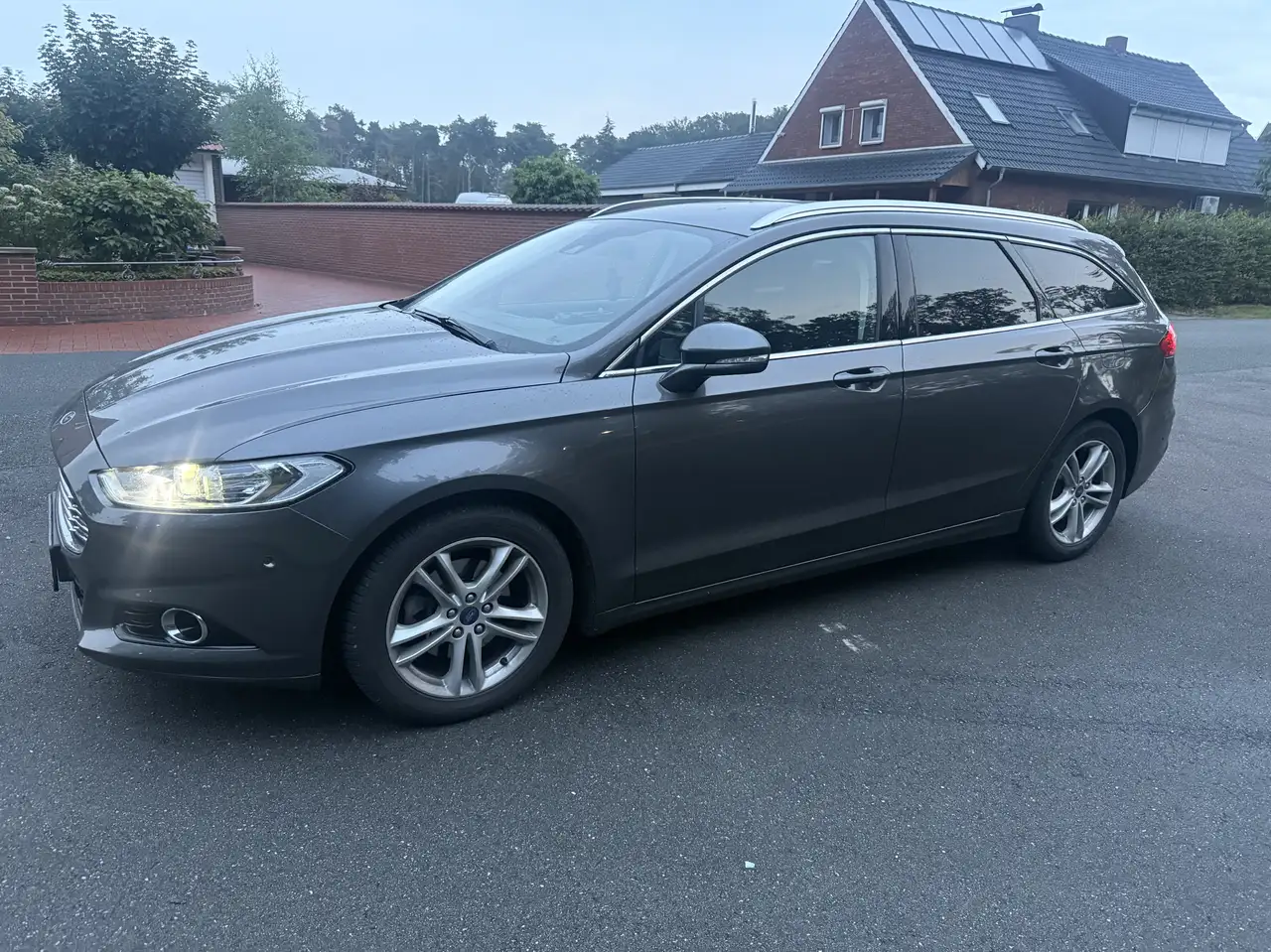 Ford Mondeo Turnier 2.0 TDCi Start-Stopp PowerShift-Aut Trend — photo 1 of 8