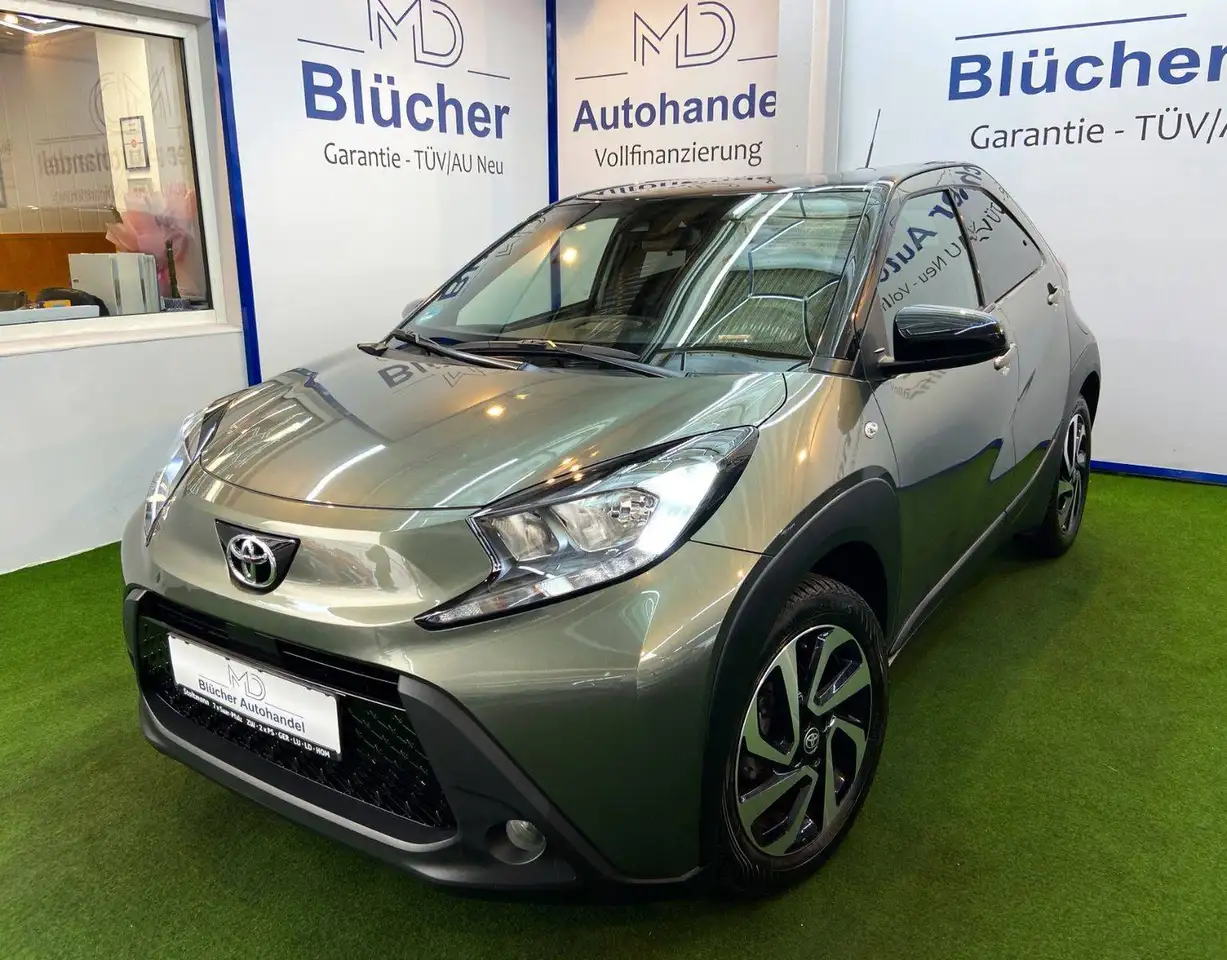 Toyota Aygo X Sonderedition Automatik Sitzheizung Klima — photo 1 of 15