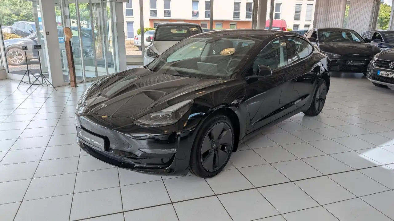 Tesla Model 3 Long Range RWD *MwSt*LED*LHZ* — photo 1 of 15