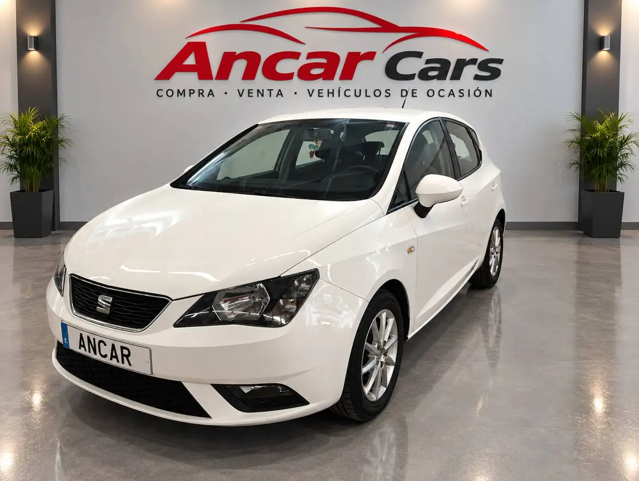 SEAT Ibiza Ibiza 1.2 TSI Style Style — photo 1 of 17
