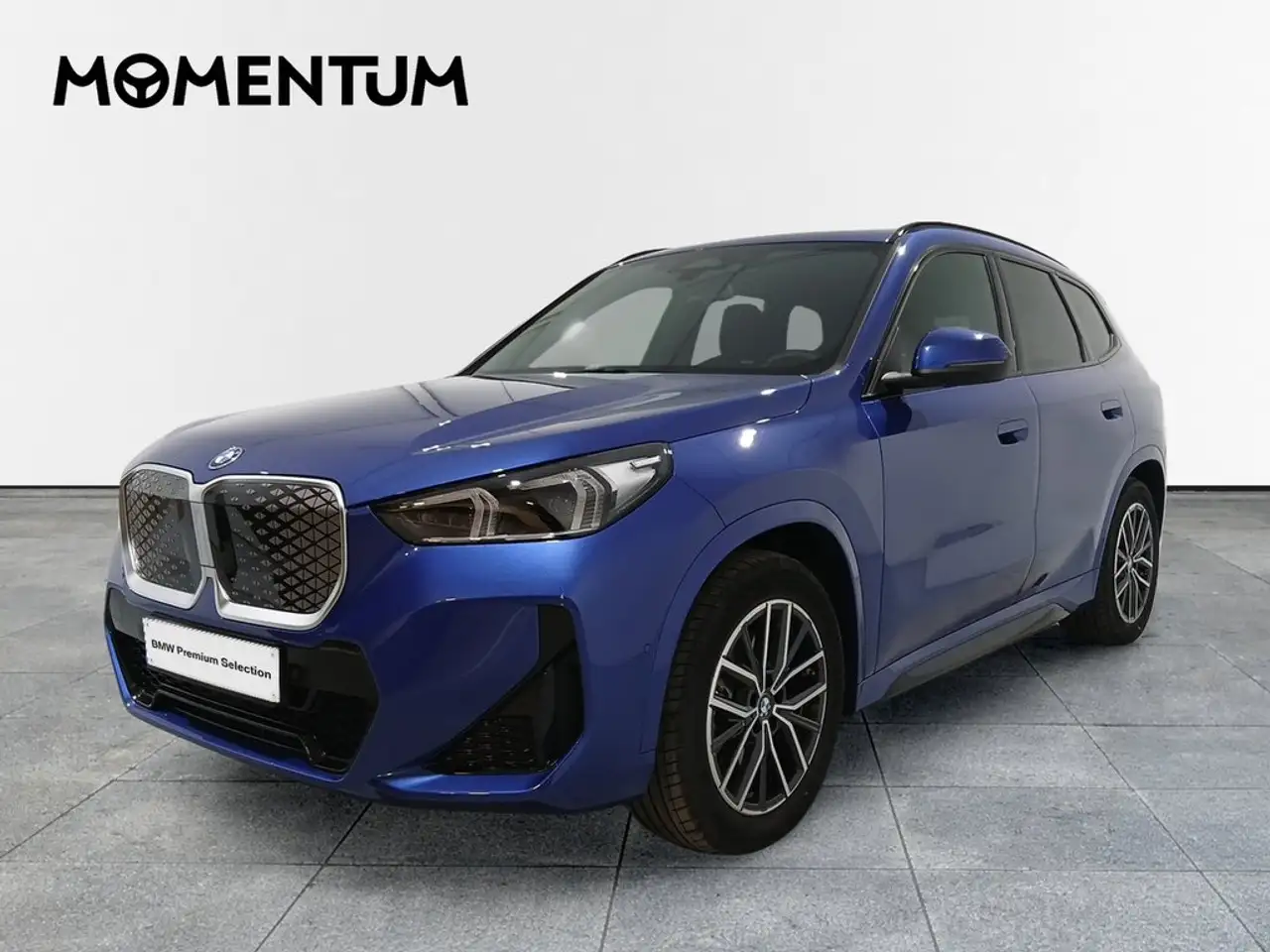 BMW iX1 xDrive30A — photo 1 of 21